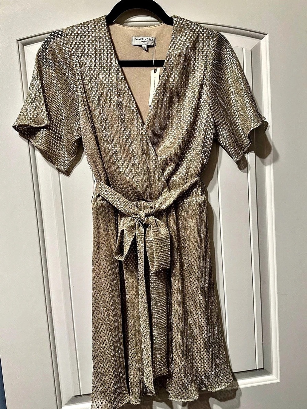 Waverly Grey Fante Shimmer Mini Wrap Dress Beige & Silver Size 2 NWT